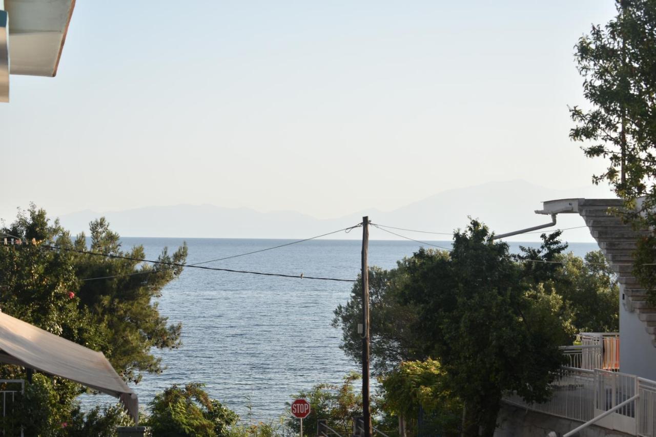 Seaside Apartments Nea Iraklia Dış mekan fotoğraf