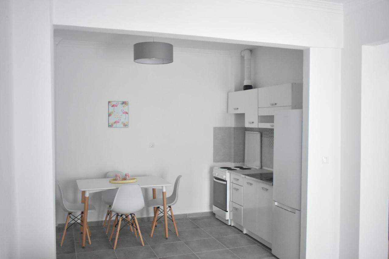Seaside Apartments Nea Iraklia Dış mekan fotoğraf