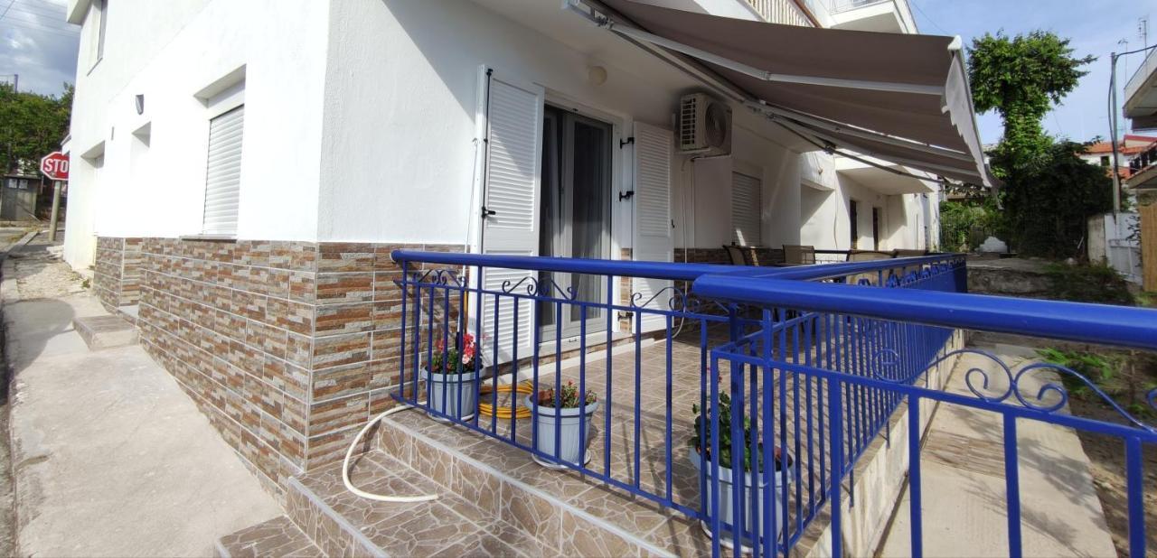 Seaside Apartments Nea Iraklia Dış mekan fotoğraf