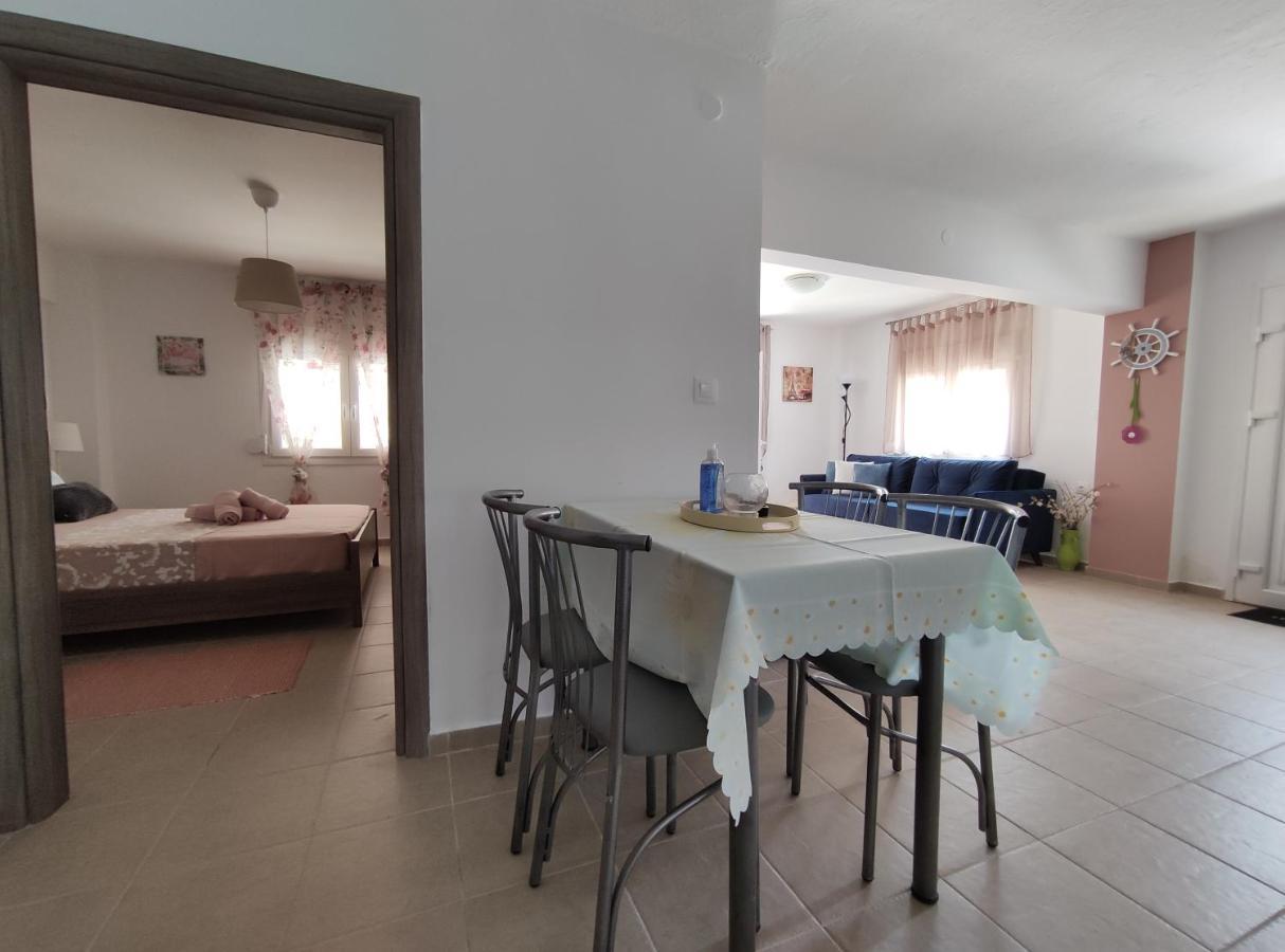 Seaside Apartments Nea Iraklia Dış mekan fotoğraf