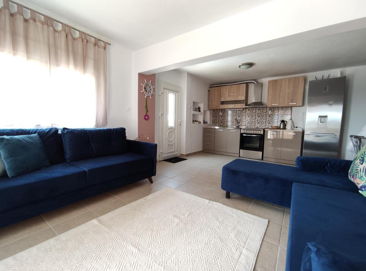 Seaside Apartments Nea Iraklia Dış mekan fotoğraf