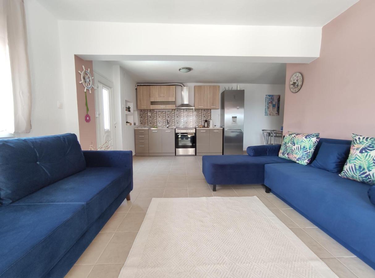 Seaside Apartments Nea Iraklia Dış mekan fotoğraf