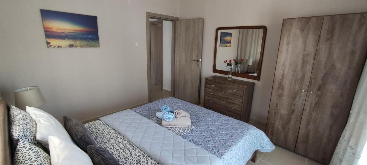 Seaside Apartments Nea Iraklia Dış mekan fotoğraf