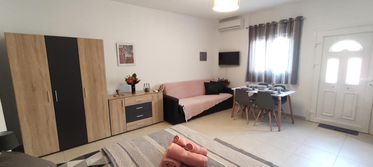Seaside Apartments Nea Iraklia Dış mekan fotoğraf