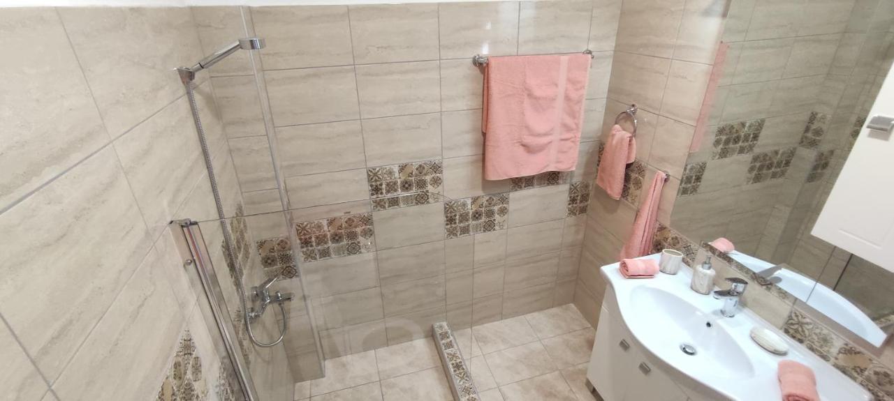 Seaside Apartments Nea Iraklia Dış mekan fotoğraf