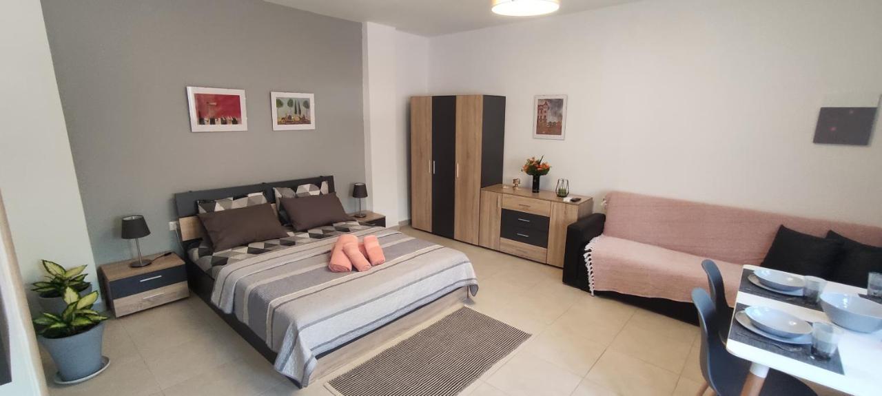 Seaside Apartments Nea Iraklia Dış mekan fotoğraf